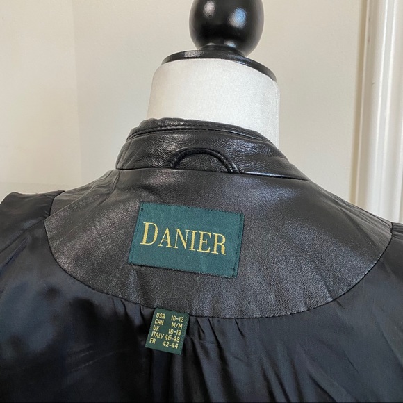 SOLD Vintage Danier Black Leather Blazer Jacket - Picture 2 of 8